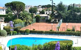 2 Pieces Climatise-Wifi / 4 Voyageurs / Boxe Prive / 2 Piscines / 2 Tennis / Petanque / Pingpong